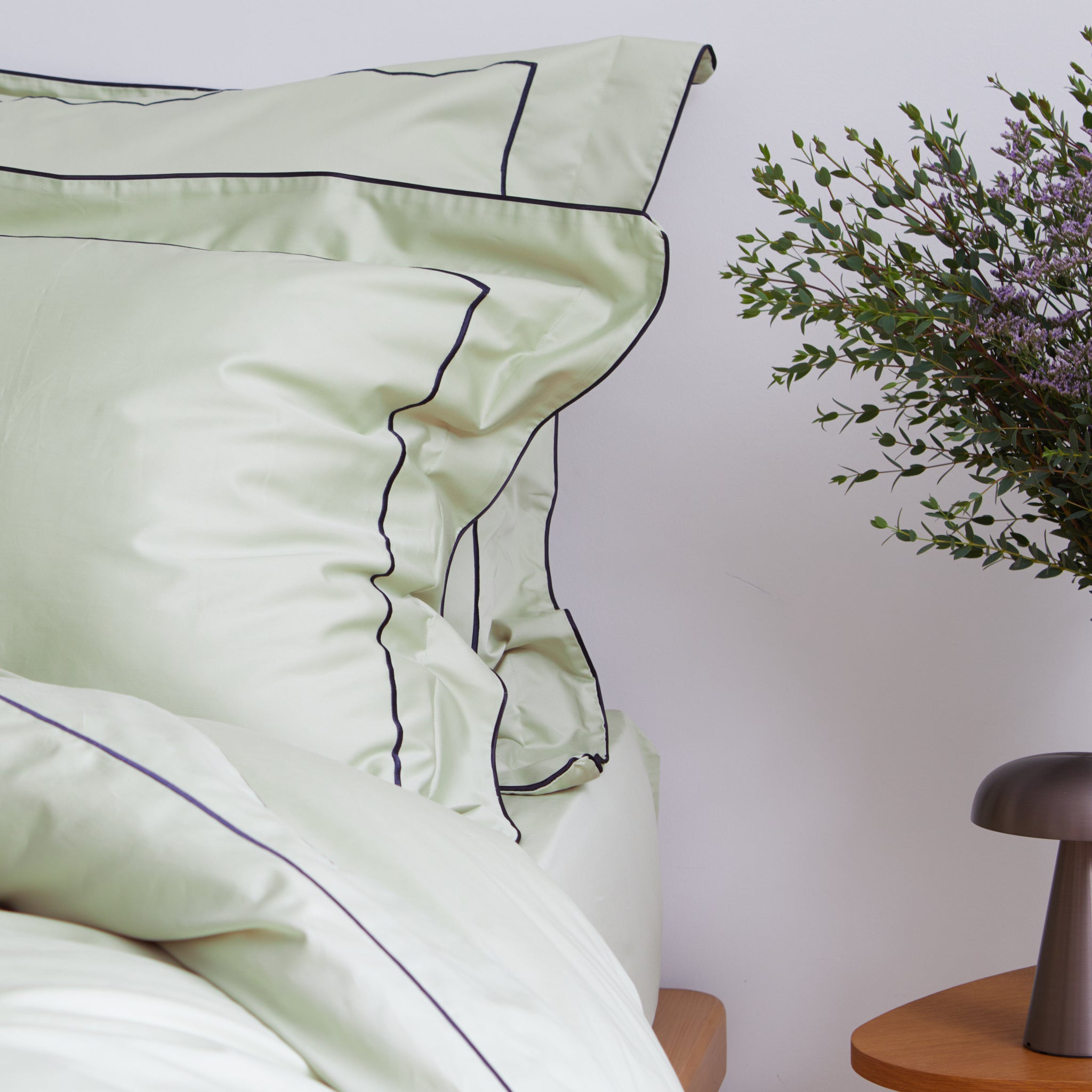 Satin-Spannbettlaken Eukalyptus & Navy Blue